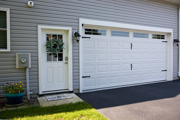 24/7 Emergency Garage Door Panel Replacement experts in North Corbin, KY